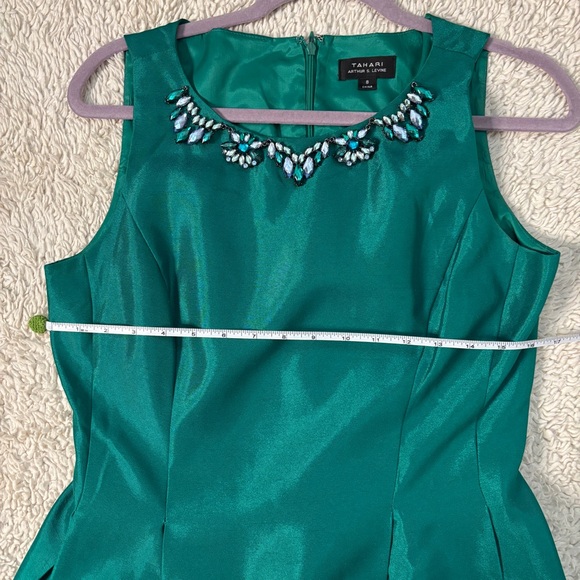 Tahari Dress with Pockets Emerald Green size 8 - Picture 8 of 11